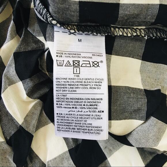 Old Navy | Buffalo Plaid Check Bound Collar Blouse - Picture 6 of 8